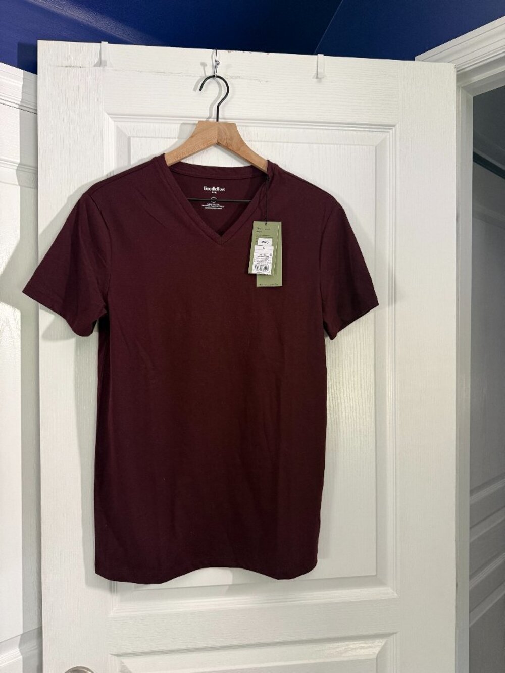 NWT - Good Fellow The Every Wear Tee - Standard Fit - Small - Pomegranate